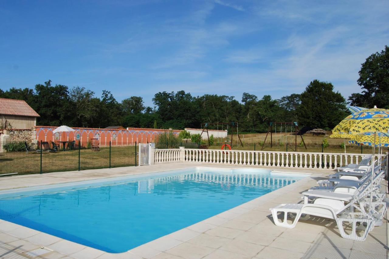 Le Logis Des Quatre Puits Acomodação com café da manhã Neuvicq-Montguyon Exterior foto
