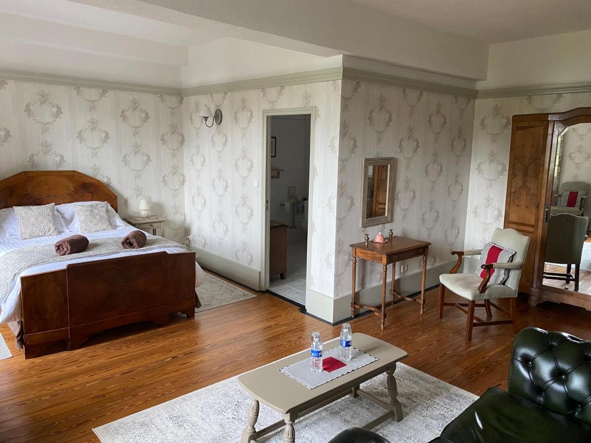 Le Logis Des Quatre Puits Acomodação com café da manhã Neuvicq-Montguyon Exterior foto